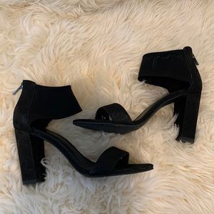 •Pelle Moda• block heel Size 8